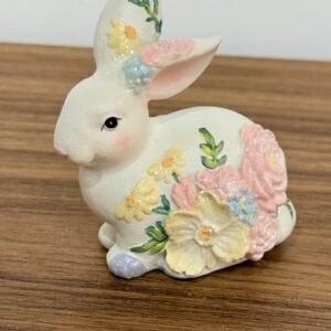 Coelha florida de resina 12cm