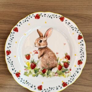 Prato sobremesa porcelana coelho e morangos 19cm