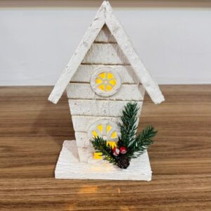 Casa branca com led 18x11x7cm