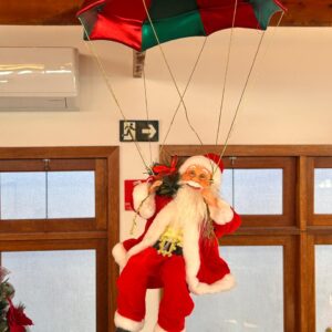 Papai Noel no paraquedas