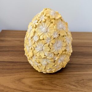 Ovo de resina flores amarelas 15x12,5cm