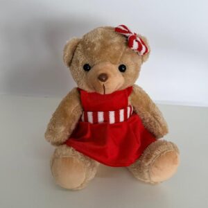 Ursa pelúcia roupa vermelha e branca 20cm