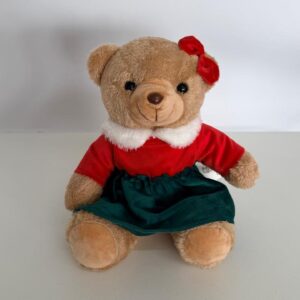 Ursa pelúcia roupa vermelha e verde 20cm