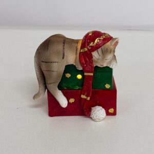 Gato deitado presentes resina com led 11cm